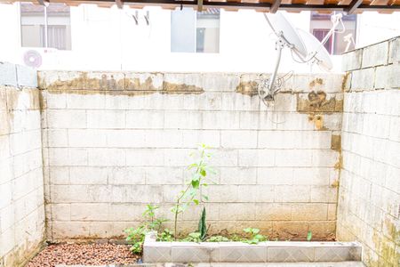 Casa de condomínio para alugar com 60m², 2 quartos e 1 vaga Casa de condomínio para alugar com 60m², 2 quartos e 1 vagaQuintal