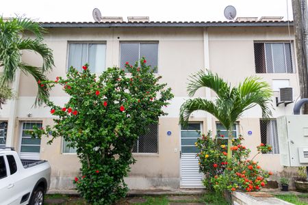 Casa de condomínio para alugar com 60m², 2 quartos e 1 vaga Casa de condomínio para alugar com 60m², 2 quartos e 1 vagaFachada