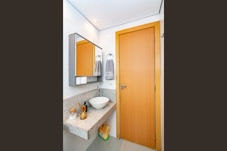 Apartamento à venda com 95m², 3 quartos e 2 vagas Apartamento à venda com 95m², 3 quartos e 2 vagasBanheiro Social 2