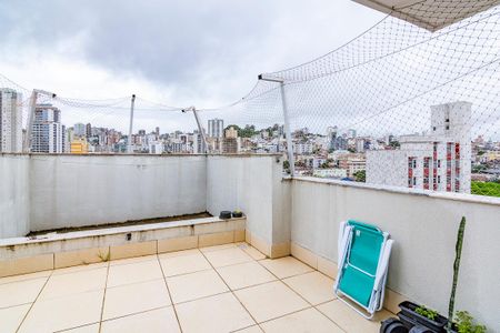 Apartamento à venda com 95m², 3 quartos e 2 vagas Apartamento à venda com 95m², 3 quartos e 2 vagasVaranda