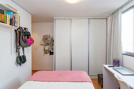 Apartamento à venda com 95m², 3 quartos e 2 vagas Apartamento à venda com 95m², 3 quartos e 2 vagasSuíte