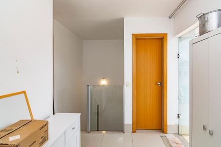 Apartamento à venda com 95m², 3 quartos e 2 vagas Apartamento à venda com 95m², 3 quartos e 2 vagasSaleta