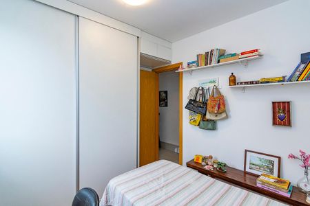 Apartamento à venda com 95m², 3 quartos e 2 vagas Apartamento à venda com 95m², 3 quartos e 2 vagasQuarto 2
