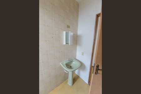 Casa para alugar com 100m², 2 quartos e 1 vaga Casa para alugar com 100m², 2 quartos e 1 vagaBanheiro