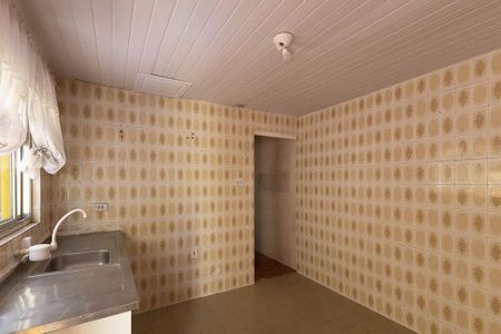 Casa à venda com 110m², 2 quartos e 2 vagasCozinha 