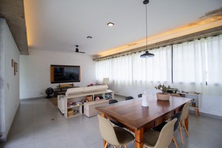 Casa de condomínio para alugar com 369m², 4 quartos e 2 vagasSala 