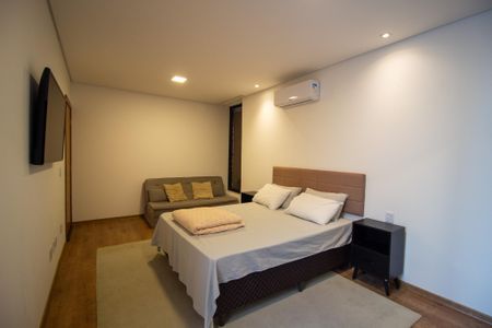 Casa de condomínio para alugar com 369m², 4 quartos e 2 vagasSuite 1