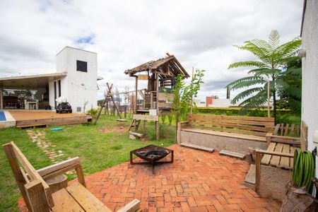 Casa de condomínio para alugar com 369m², 4 quartos e 2 vagasÁrea externa