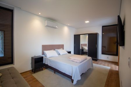 Casa de condomínio para alugar com 369m², 4 quartos e 2 vagasSuite 1