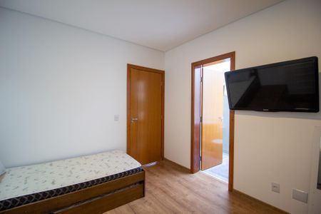 Casa de condomínio para alugar com 369m², 4 quartos e 2 vagasSuite 2