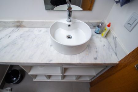 Casa de condomínio para alugar com 369m², 4 quartos e 2 vagasBanheiro da Suíte 2