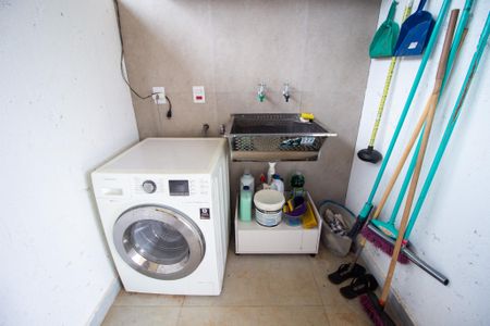 Casa de condomínio para alugar com 369m², 4 quartos e 2 vagasÁrea de Serviço