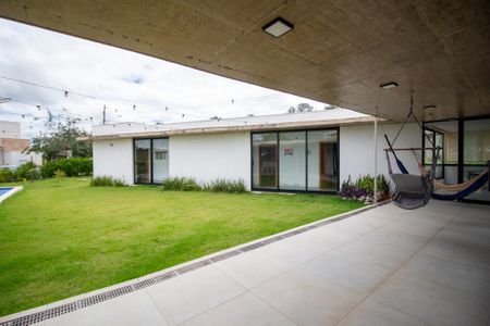 Casa de condomínio para alugar com 369m², 4 quartos e 2 vagasÁrea externa