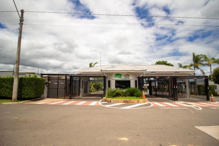 Casa de condomínio para alugar com 369m², 4 quartos e 2 vagasFachada e portaria