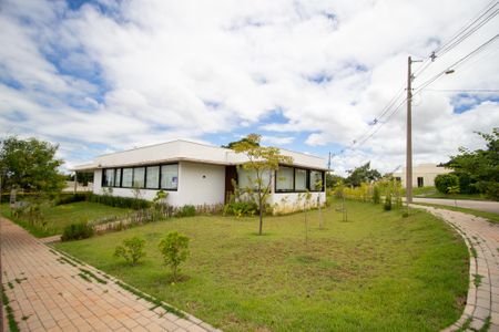 Casa de condomínio para alugar com 369m², 4 quartos e 2 vagasFachada 