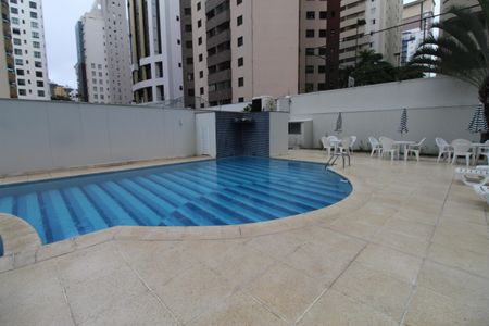 Apartamento para alugar com 200m², 4 quartos e 3 vagasÁrea comum - Piscina