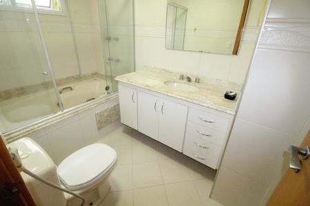 Apartamento para alugar com 200m², 4 quartos e 3 vagasBanheiro da Suíte