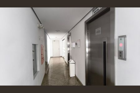 Apartamento à venda com 97m², 3 quartos e 1 vaga Apartamento à venda com 97m², 3 quartos e 1 vagaElevadores