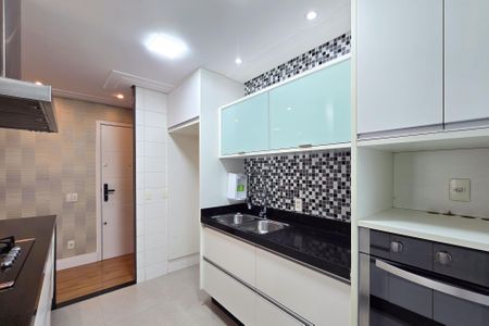 Apartamento à venda com 102m², 3 quartos e 2 vagasCozinha