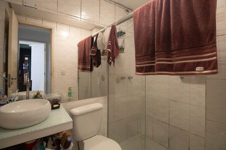 Casa de condomínio à venda com 229m², 3 quartos e 2 vagasBanheiro 3