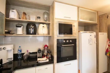 Casa de condomínio à venda com 229m², 3 quartos e 2 vagasCozinha - Armários