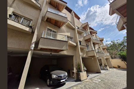 Casa de condomínio à venda com 229m², 3 quartos e 2 vagasGaragem