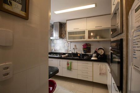 Casa de condomínio à venda com 229m², 3 quartos e 2 vagasCozinha - Armários