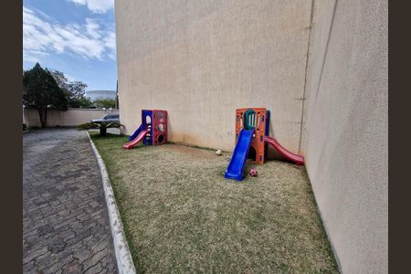 Casa de condomínio à venda com 229m², 3 quartos e 2 vagasÁrea comum - Playground