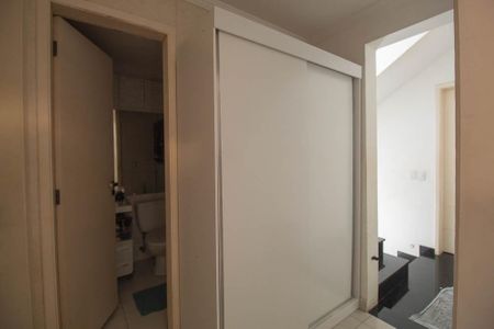 Casa de condomínio à venda com 229m², 3 quartos e 2 vagasHall