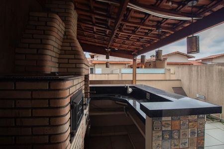 Casa de condomínio à venda com 229m², 3 quartos e 2 vagasChurrasqueira