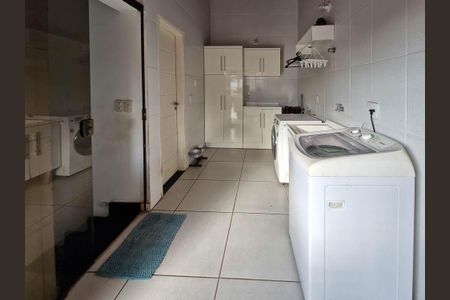 Casa de condomínio à venda com 229m², 3 quartos e 2 vagasÁrea de Serviço