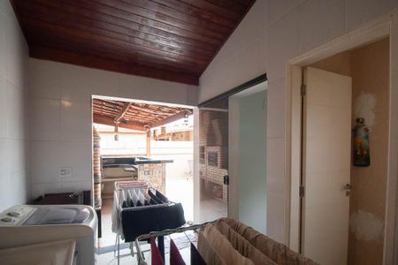 Casa de condomínio à venda com 229m², 3 quartos e 2 vagasÁrea de Serviço