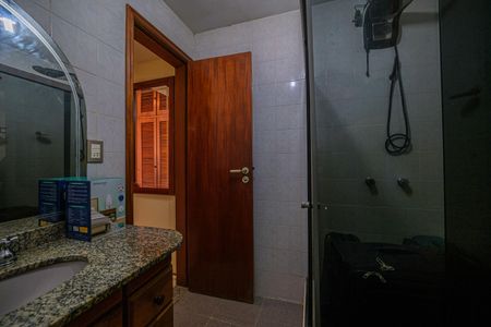 Apartamento à venda com 122m², 4 quartos e 2 vagas Apartamento à venda com 122m², 4 quartos e 2 vagasBanheiro Suite