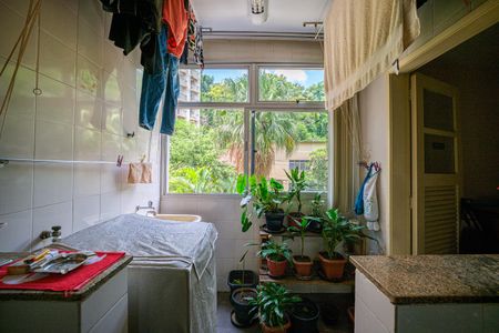 Apartamento à venda com 122m², 4 quartos e 2 vagas Apartamento à venda com 122m², 4 quartos e 2 vagasÁrea de Serviço