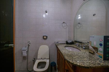 Apartamento à venda com 122m², 4 quartos e 2 vagas Apartamento à venda com 122m², 4 quartos e 2 vagasBanheiro Suite