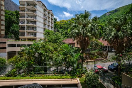 Apartamento à venda com 122m², 4 quartos e 2 vagas Apartamento à venda com 122m², 4 quartos e 2 vagasSala Vista