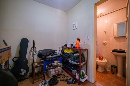 Apartamento à venda com 122m², 4 quartos e 2 vagas Apartamento à venda com 122m², 4 quartos e 2 vagasQuarto de Serviço