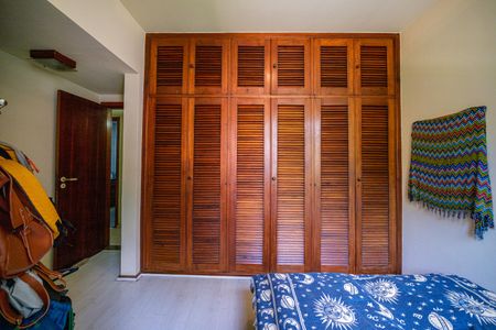 Apartamento à venda com 122m², 4 quartos e 2 vagas Apartamento à venda com 122m², 4 quartos e 2 vagasQuarto Suite