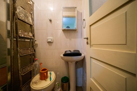 Apartamento à venda com 122m², 4 quartos e 2 vagas Apartamento à venda com 122m², 4 quartos e 2 vagasBanheiro de Serviço