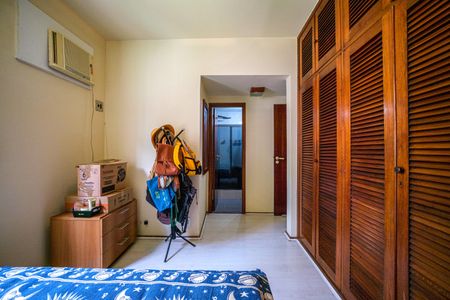 Apartamento à venda com 122m², 4 quartos e 2 vagas Apartamento à venda com 122m², 4 quartos e 2 vagasQuarto Suite