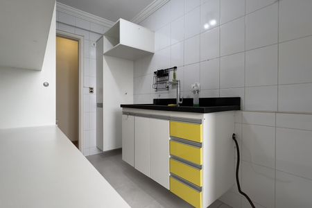 Apartamento à venda com 80m², 2 quartos e 1 vagaCozinha e Área de Serviço