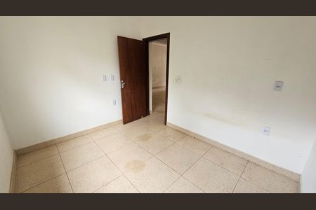 Casa para alugar com 3 quartos, 130m² em Condomínio Rio Branco, Goiânia