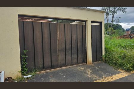 Casa para alugar com 3 quartos, 130m² em Condomínio Rio Branco, Goiânia