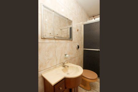 Banheiro de apartamento para alugar com 1 quarto, 46m² em Azenha, Porto Alegre