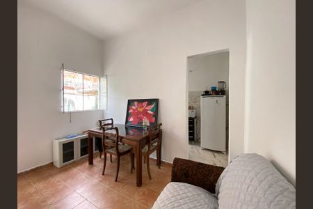 Casa à venda com 60m², 2 quartos e sem vaga