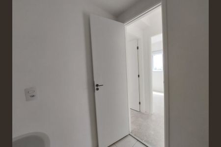 Apartamento à venda com 42m², 2 quartos e 1 vaga Apartamento à venda com 42m², 2 quartos e 1 vagaBanheiro