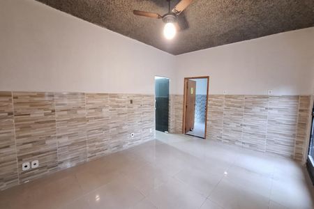 Sala de casa para alugar com 4 quartos, 80m² em Vila São Luis, Duque de Caxias
