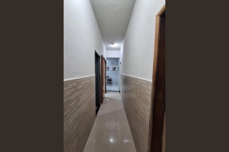Corredor de casa para alugar com 4 quartos, 80m² em Vila São Luis, Duque de Caxias