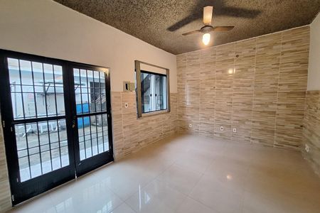 Sala de casa para alugar com 4 quartos, 80m² em Vila São Luis, Duque de Caxias