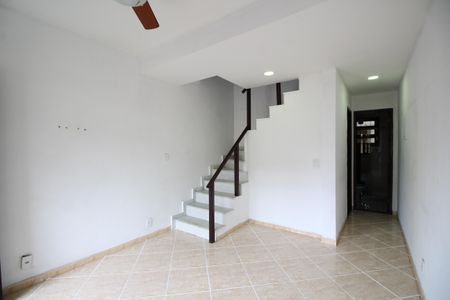 Sala de casa de condomínio à venda com 2 quartos, 57m² em Taquara, Rio de Janeiro